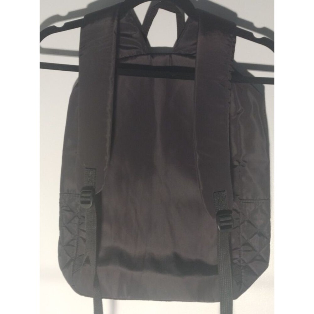 DSW Black Quilted  Backpack 11" x 16" Lightweight Adjustable Straps-Brand New - Picture 3 of 3